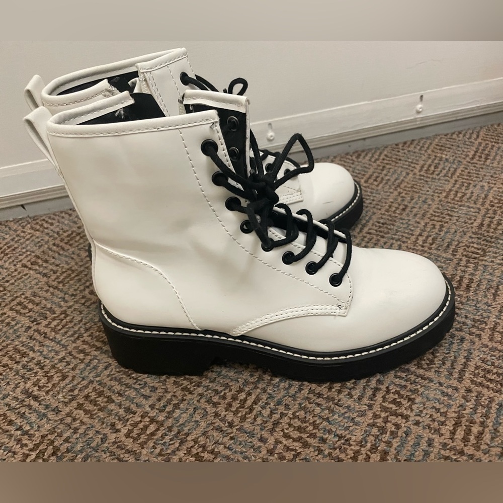 Madden Girl Carra off white Combat‎ boots size 7M